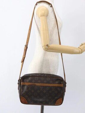 LOUIS VUITTON Monogram Trocadero 30 Shoulder Bag M51272 LV Auth bs33155